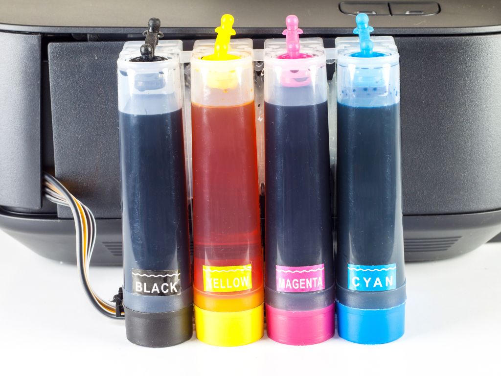 Solvente para impresoras: conoce sus ventajas, costos, aplicaciones y cómo elegir la mejor solución para tu negocio.